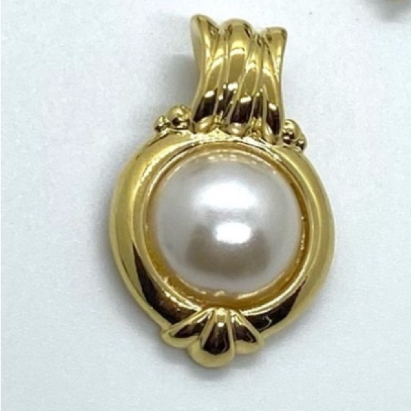 Golden Pearl Pendant - Picture 4 of 7